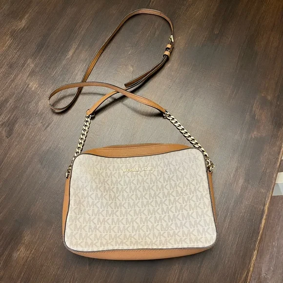 Michael Kors Tan and Cream Crossbody Bag - Picture 2 of 13